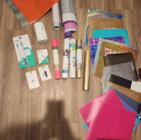 Circut bundle - Picture 8 of 12